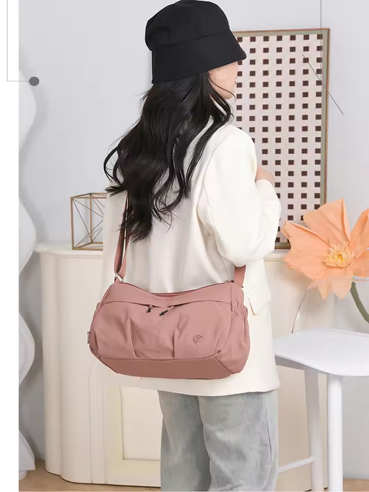 Stylish New Nylon Crossbody Bag – Lightweight, Spacious & Perfect for Everyday Travel!